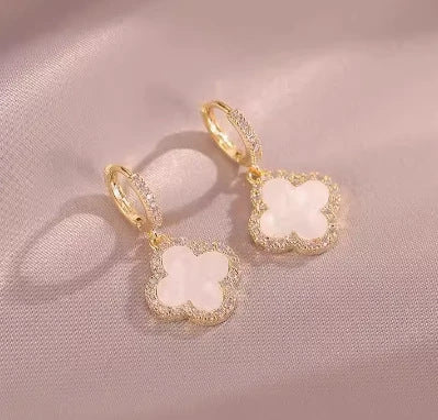 Four-Leaf Clover Earrings For Women High-End Classic Small Fragrance Earrings Copper Gold-Plated Light Sparkling Diamond Zircon Earrings